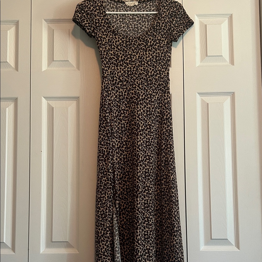 Jessica Simpson Black and Tan Midi Dress